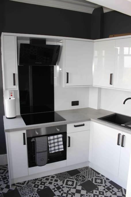 Executive Top Floor 1 Bedroom Apartment แอเบอร์ดีน ภายนอก รูปภาพ