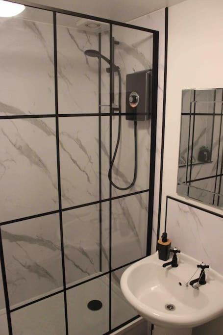 Executive Top Floor 1 Bedroom Apartment แอเบอร์ดีน ภายนอก รูปภาพ
